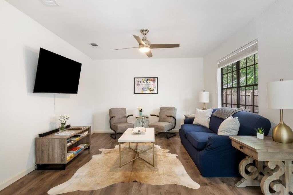 Charming 2 Bedroom Unit With Large Yard أوستن المظهر الخارجي الصورة