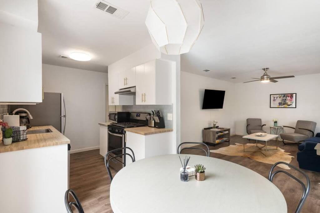 Charming 2 Bedroom Unit With Large Yard أوستن المظهر الخارجي الصورة