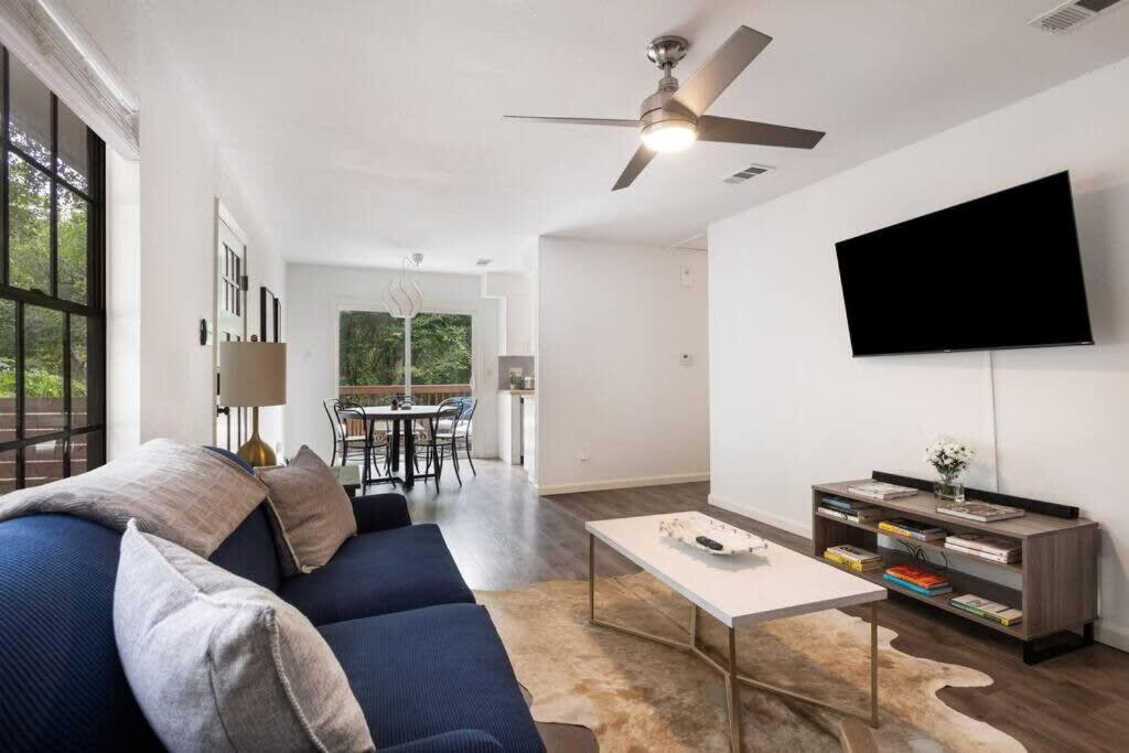 Charming 2 Bedroom Unit With Large Yard أوستن المظهر الخارجي الصورة